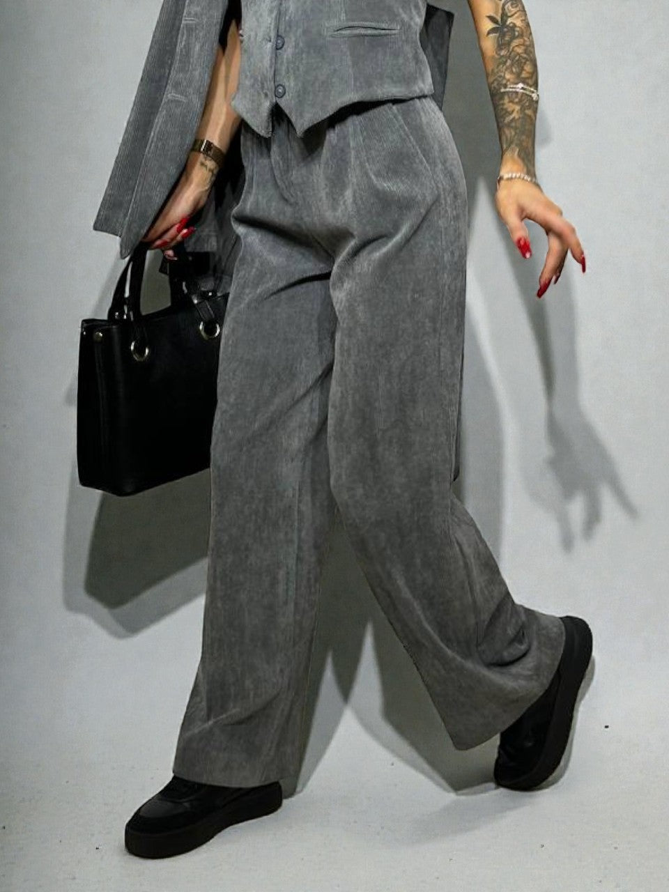 Smalkā velveta bikses sievietēm