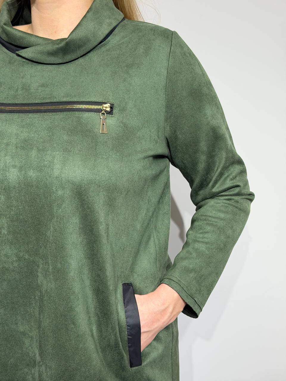 Tunic with high collar and pockets