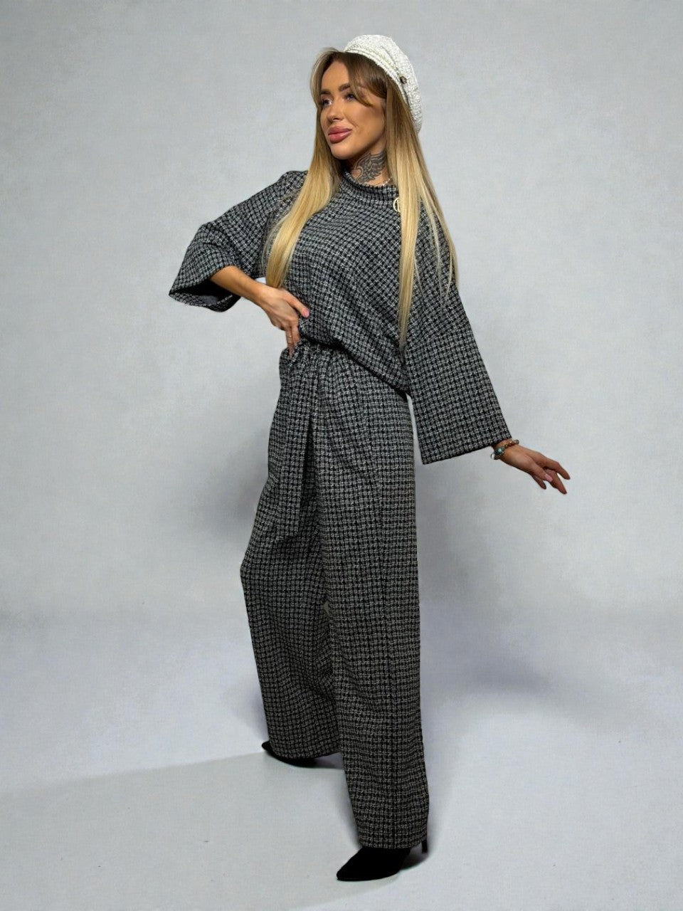 Elegants kostīms dāmām