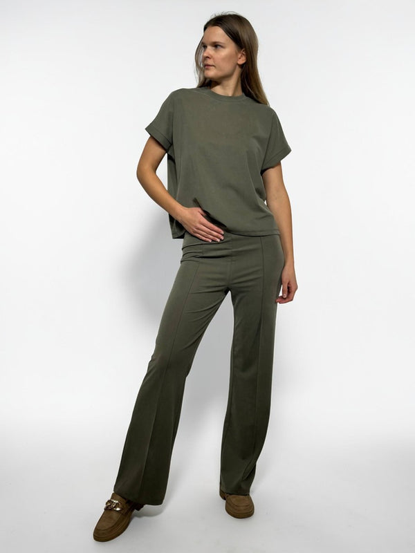 Sporty style women's suit
