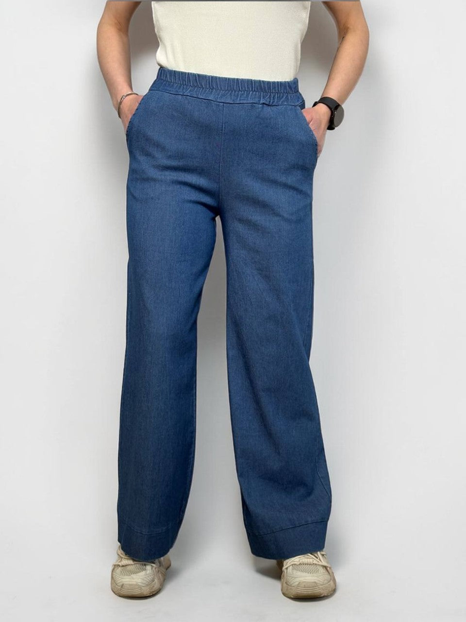 Sieviešu platie džinsi ar gumiju viduklī