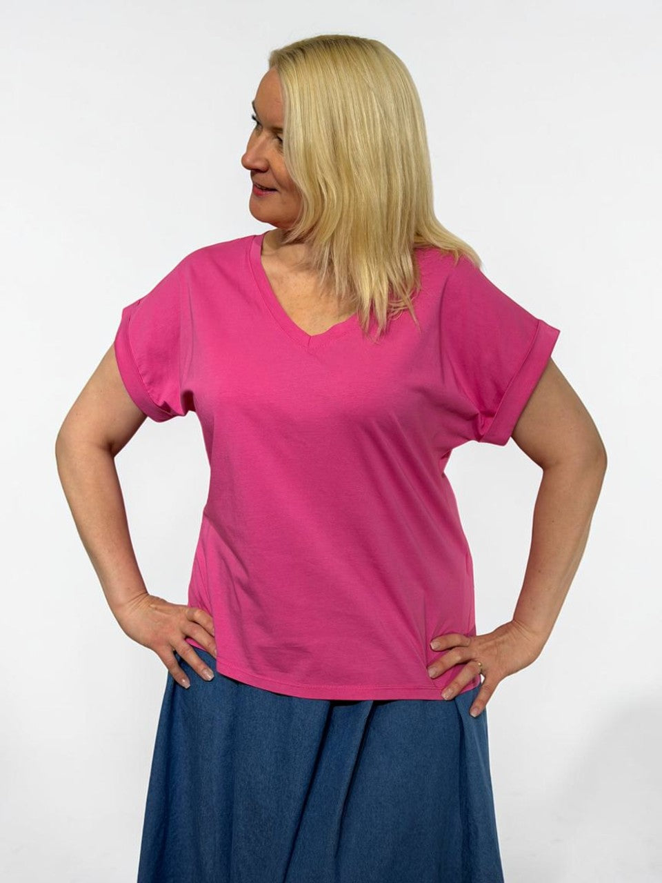 Vasaras tops ar V-veida izgriezumu