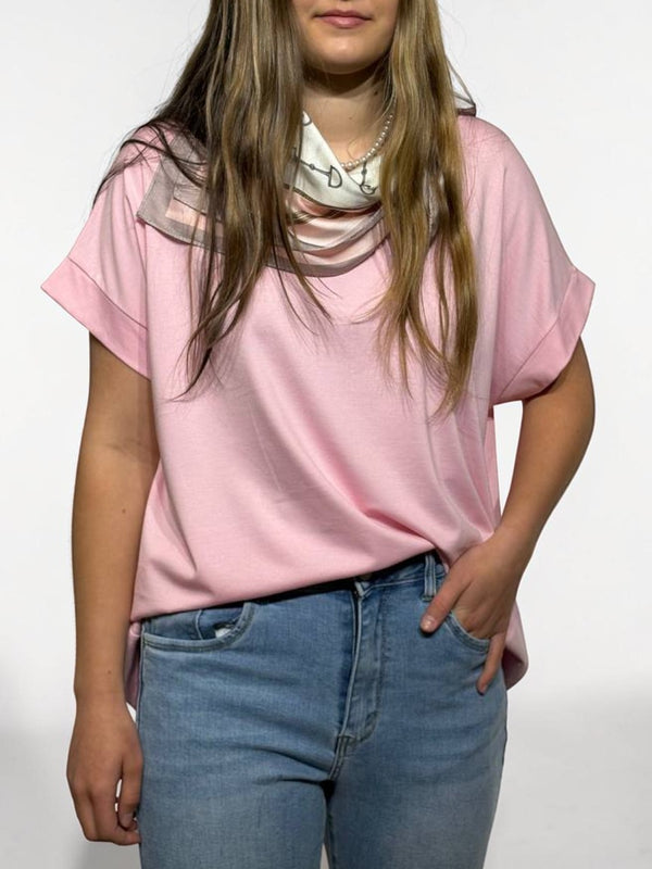 Elegant top with a scarf