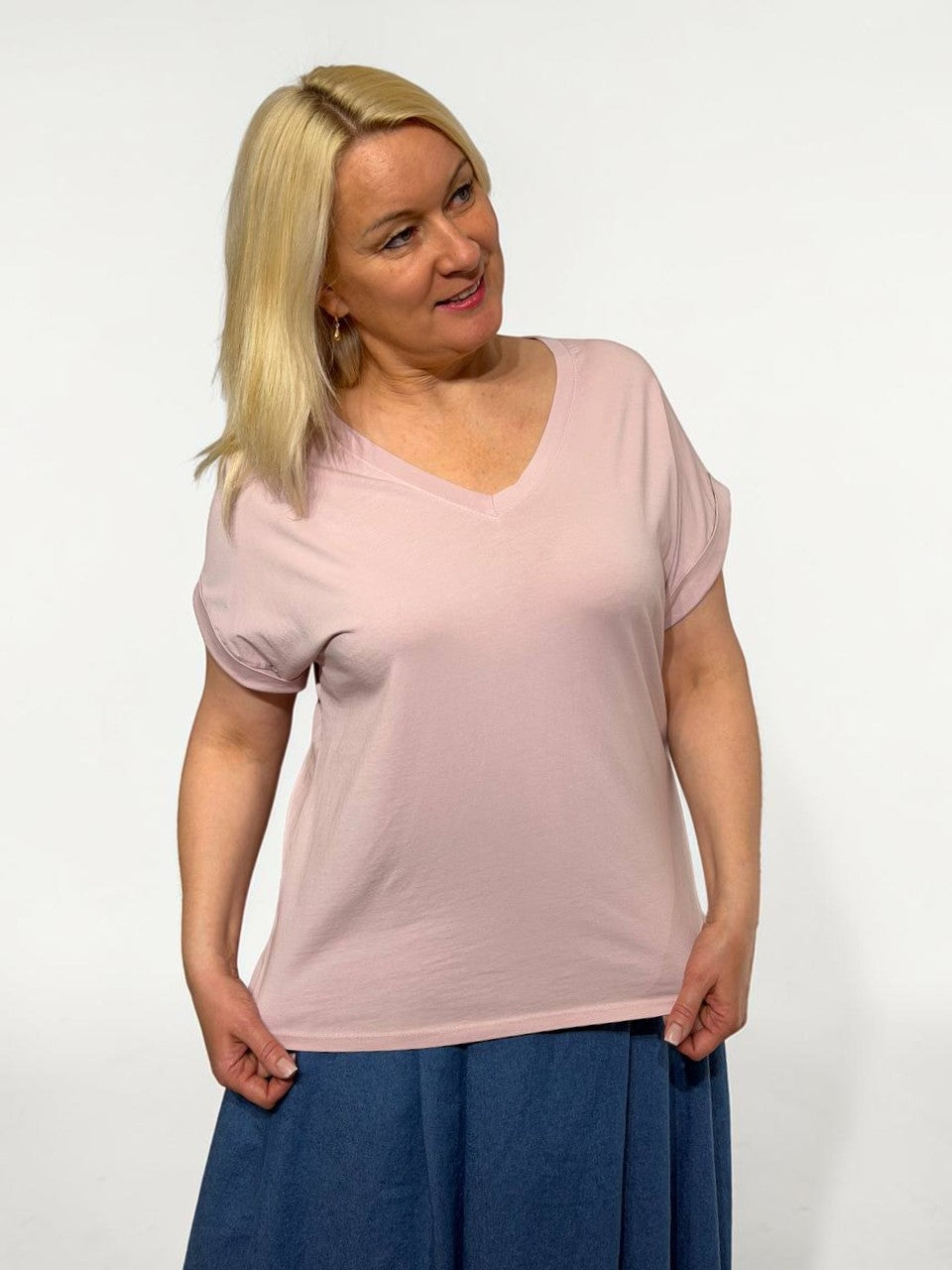 Vasaras tops ar V-veida izgriezumu