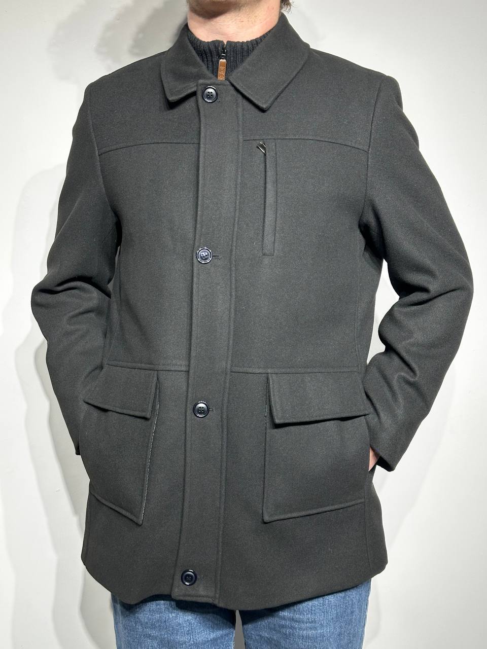 Vīriešu mētelis starpsezonai