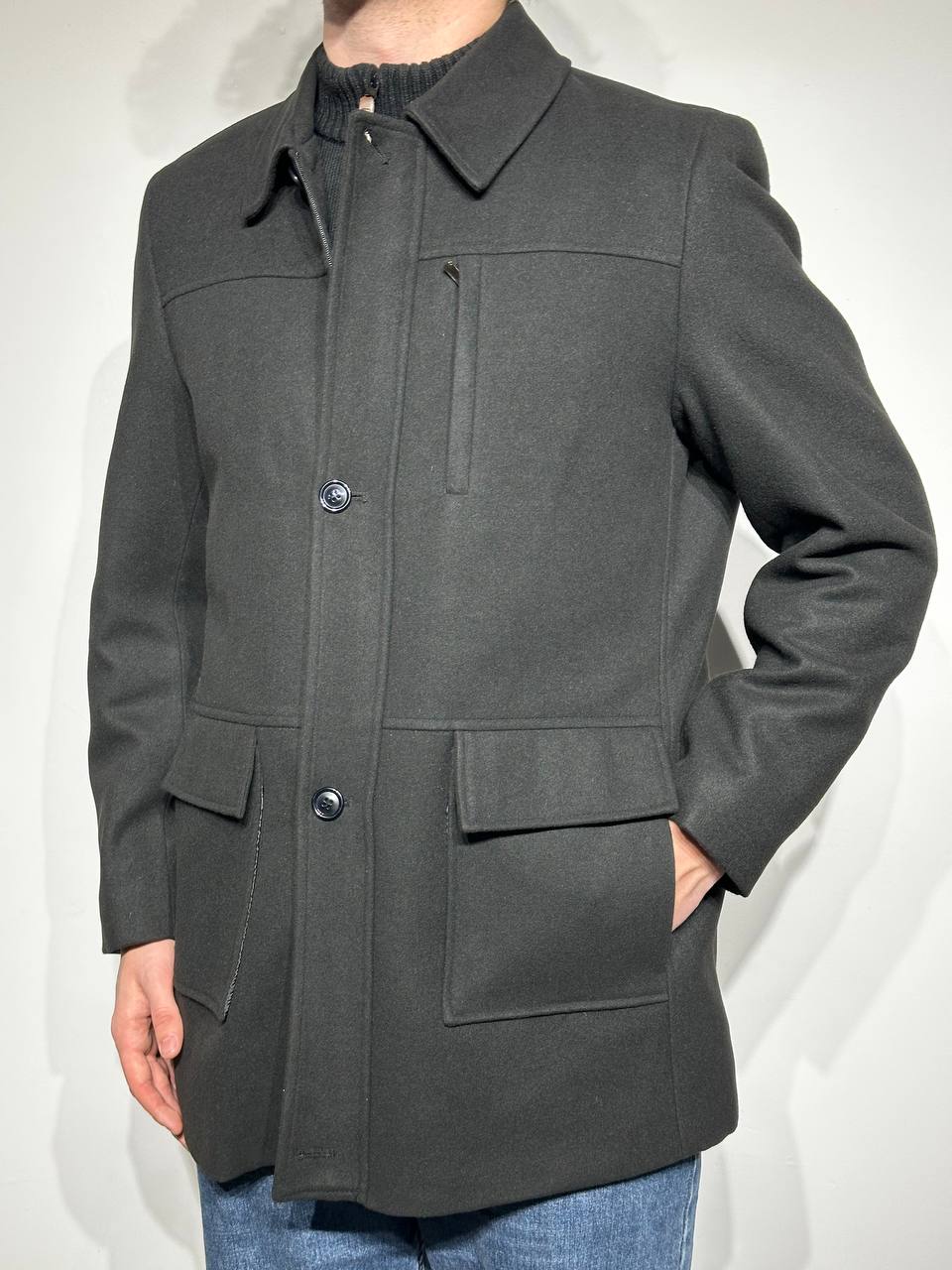 Vīriešu mētelis starpsezonai