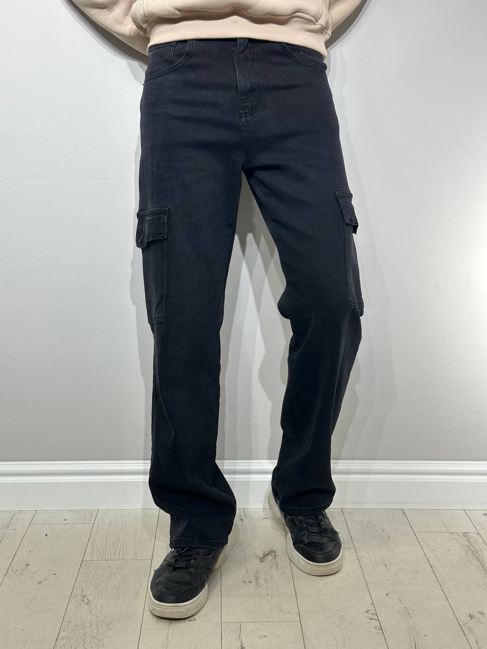 Plataus kojų cargo stiliaus džinsai