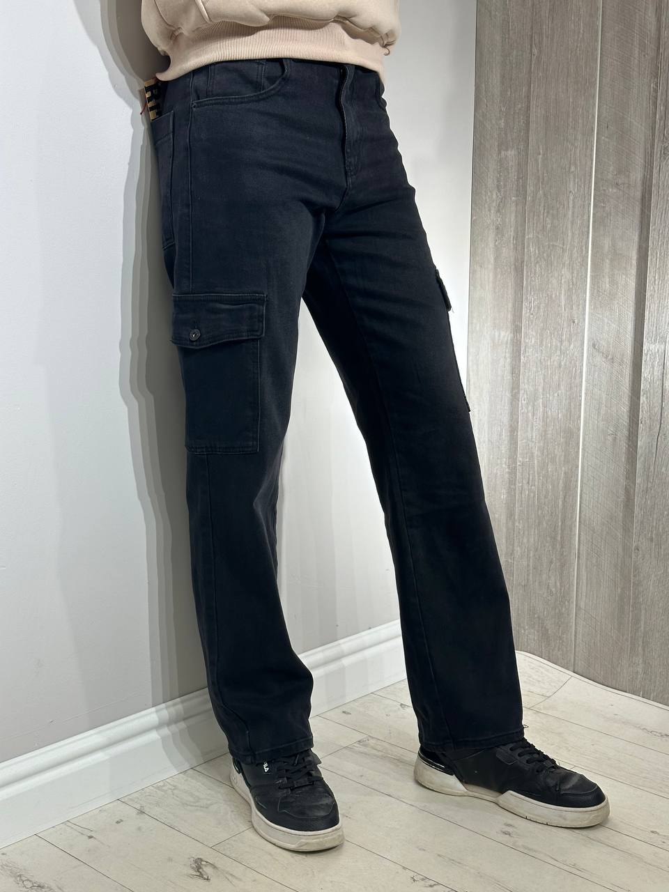 Plataus kojų cargo stiliaus džinsai